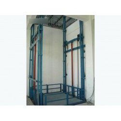 山東貨物提升機 購買火爆進行中！！