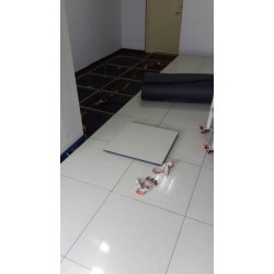 新城全鋼防靜電地板  內蒙古優質防靜電地板商家