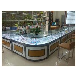 白沙眼鏡展柜——*流品牌眼鏡展柜廠家_海川樹(shù)展柜公司