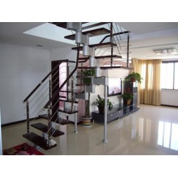 優惠的脊索鋼木樓梯 大量供應超值的脊索鋼木樓梯