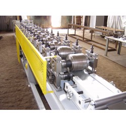 冷彎成型機供應：輥壓成型機專業生產廠家