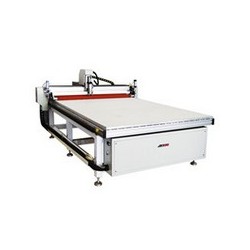 【星凱機(jī)械】為您優(yōu)質(zhì)供應(yīng)旋轉(zhuǎn)刀切割機(jī)，質(zhì)量超凡價(jià)格低廉