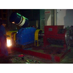 海口哪里有供應(yīng)專業(yè)的膠包攪碎機，價位合理的膠包攪碎機