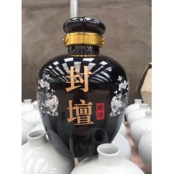 哈爾濱陶瓷酒壇廠200斤裝定做，顏色柚陶瓷150斤裝批發