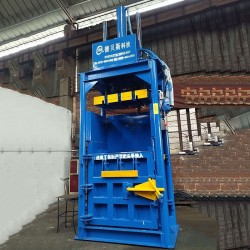 廢紙壓縮打包機(jī)